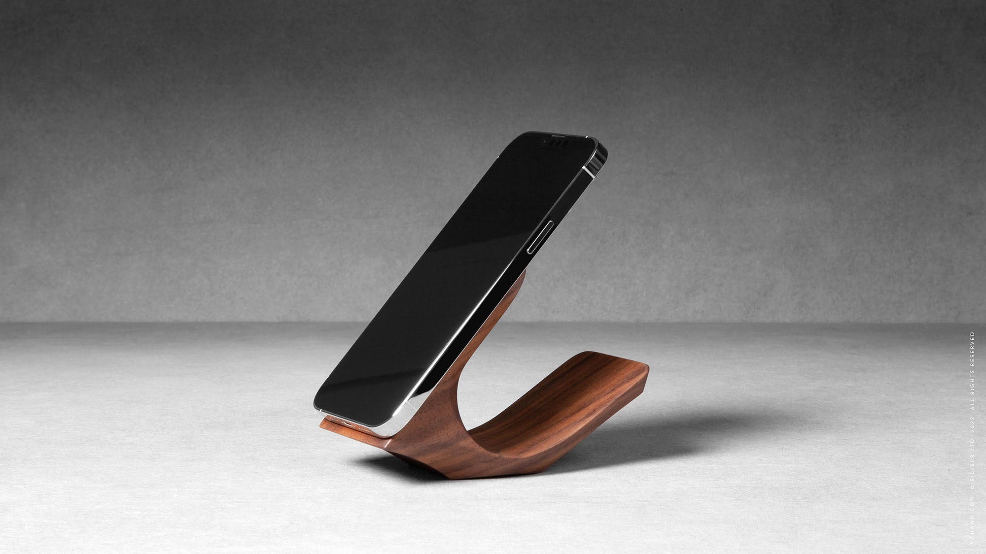iPhone Stand Wood – YOHANN